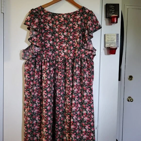 LADIES DRESS - Picture 2 of 2